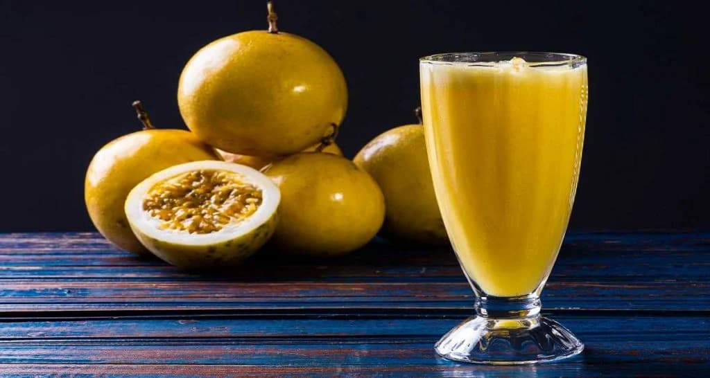 Suco de maracujá - Passion fruit juice