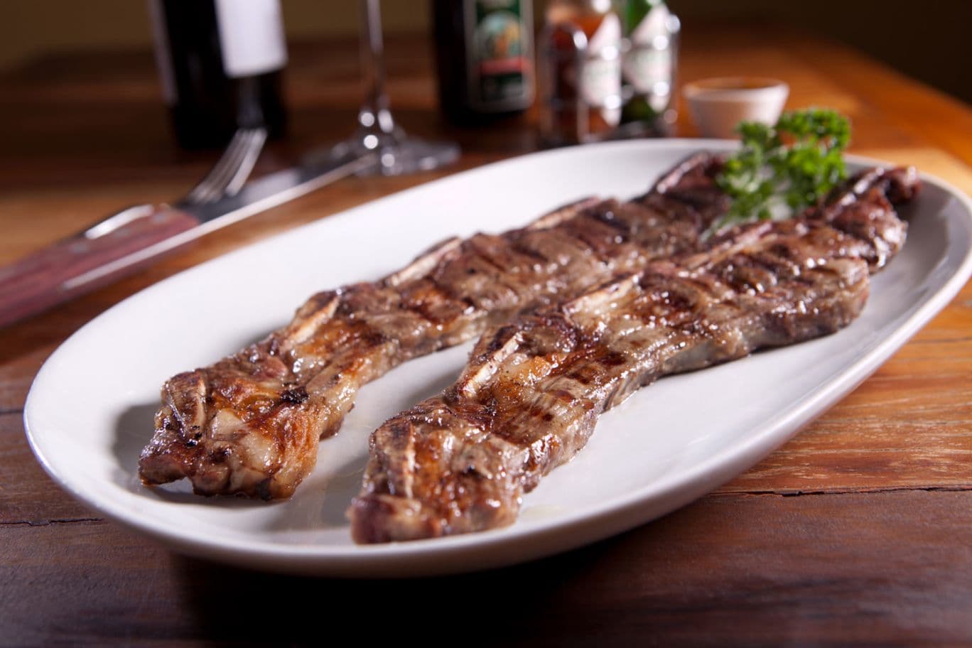 Bife de costela grelhada - Grilled beef ribs
